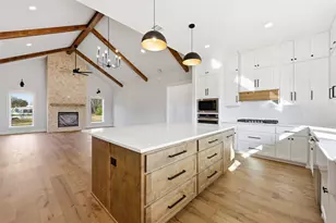 509 Emma St, Grandview, TX 76050 - Photo 13