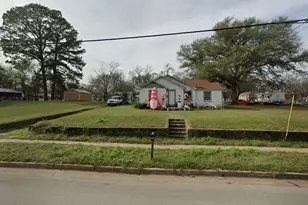 2102 N Grand Ave, Tyler, TX 75702 - Photo 1