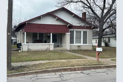 1313 N Robinson Street, Cleburne, TX 76031 - Photo 1