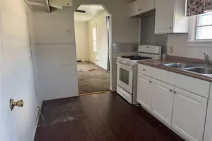 636 S Center St, Grand Prairie, TX 75051 - Photo 13