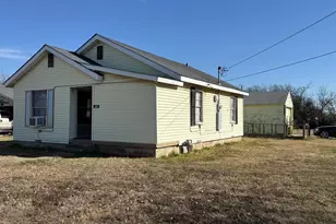 636 S Center St, Grand Prairie, TX 75051 - Photo 5