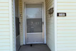 636 S Center St, Grand Prairie, TX 75051 - Photo 7