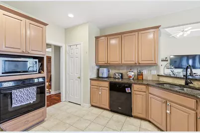 923 Granview Drive, Lewisville, TX 75067 - Photo 11