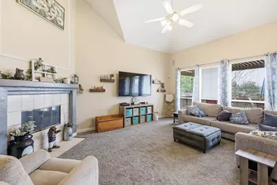 923 Granview Drive, Lewisville, TX 75067 - Photo 7