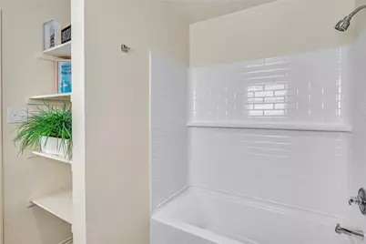 1721 Saint Louis Avenue, Fort Worth, TX 76110 - Photo 9