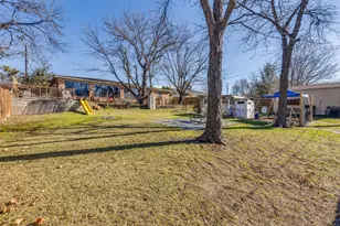 1304 S Hatcher St, Decatur, TX 76234 - Photo 29