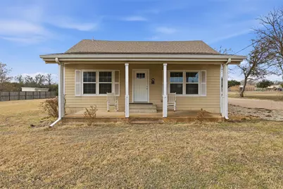 312 N Houston Street, Lorena, TX 76655 - Photo 1