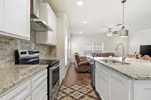 312 N Houston St, Lorena, TX 76655 - Photo 7