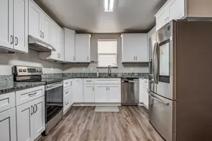 1035 Mayflowers Ln, Lancaster, TX 75134 - Photo 7