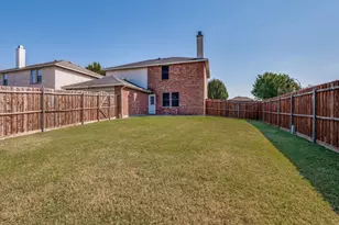 1035 Mayflowers Ln, Lancaster, TX 75134 - Photo 23
