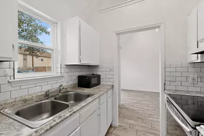 1442 Weiler Boulevard, Fort Worth, TX 76112 - Photo 5