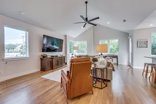 9142 Prado Ln, Dallas, TX 75220 - Photo 9