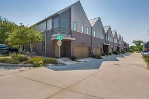 9142 Prado Ln, Dallas, TX 75220 - Photo 19