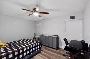 1901 Avenue E, Grand Prairie, TX 75051 - Photo 13