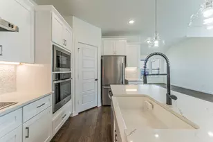 1110 Stallion Ln, Justin, TX 76247 - Photo 7