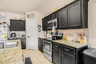 605 River Rock Dr, Azle, TX 76020 - Photo 15