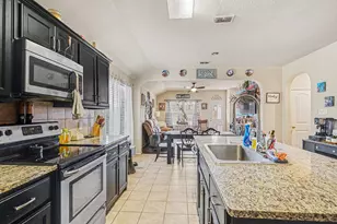 605 River Rock Dr, Azle, TX 76020 - Photo 13