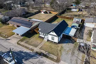 819 Beech St, Bonham, TX 75418 - Photo 31