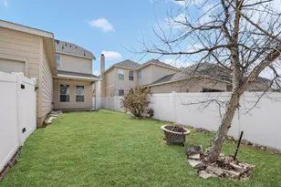 1049 Marietta Ln, Aubrey, TX 76227 - Photo 27