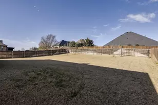 807 Imperial Wy, Mansfield, TX 76063 - Photo 5