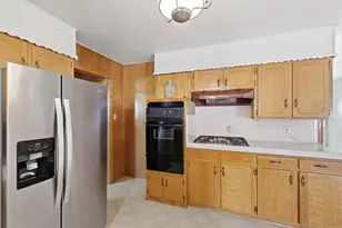 107 N 7th St, Krum, TX 76249 - Photo 13