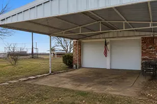 107 N 7th St, Krum, TX 76249 - Photo 33