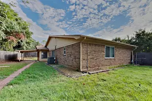 421 Cavender Ct, Hurst, TX 76054 - Photo 23