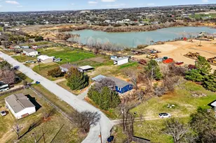 206 Rhett Ct, Aurora, TX 76078 - Photo 35