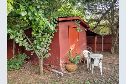 207 Thompson Street, Waxahachie, TX 75165 - Photo 5