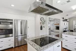 9105 Bryson Dr, Dallas, TX 75238 - Photo 13