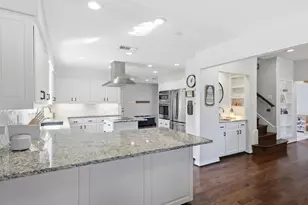 9105 Bryson Dr, Dallas, TX 75238 - Photo 11