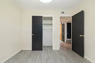 417 Kirby Creek Dr, Grand Prairie, TX 75052 - Photo 21