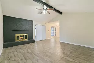 417 Kirby Creek Dr, Grand Prairie, TX 75052 - Photo 9