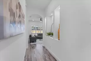 1323 S Montgomery St, Sherman, TX 75090 - Photo 9