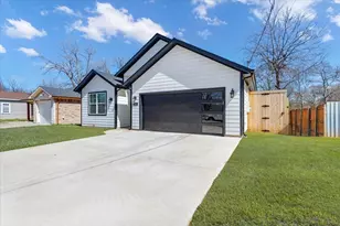 1323 S Montgomery St, Sherman, TX 75090 - Photo 1