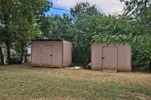 231 Elm St, Hurst, TX 76053 - Photo 11