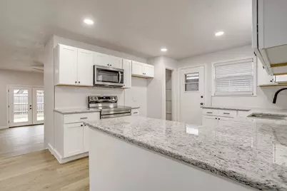 422 W Wilson Street, Cleburne, TX 76033 - Photo 21