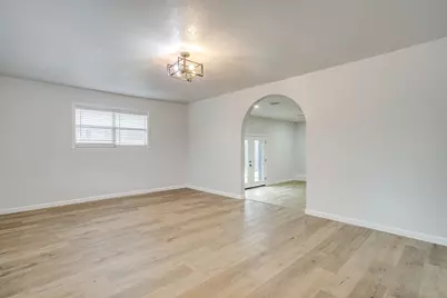 422 W Wilson Street, Cleburne, TX 76033 - Photo 11