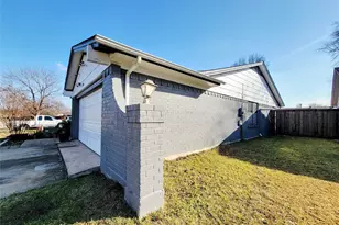 1716 Yorktown Dr, Arlington, TX 76014 - Photo 27