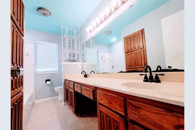 1716 Yorktown Drive, Arlington, TX 76014 - Photo 21