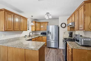 725 Windridge Ln, Burleson, TX 76028 - Photo 7