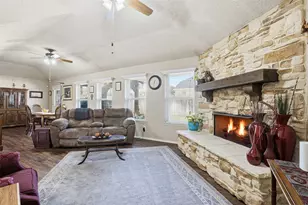 725 Windridge Ln, Burleson, TX 76028 - Photo 3