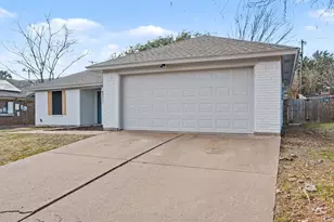 8221 Lesley Ln, Watauga, TX 76148 - Photo 5