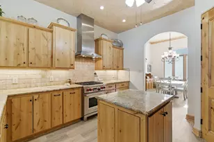 712 S Sugartree Dr, Lipan, TX 76462 - Photo 7