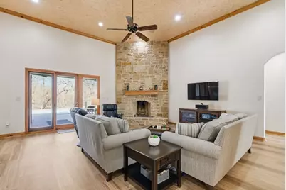 712 S Sugartree Drive, Lipan, TX 76462 - Photo 3