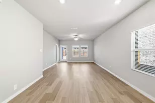 610 Clover Crk Dr, McKinney, TX 75071 - Photo 5