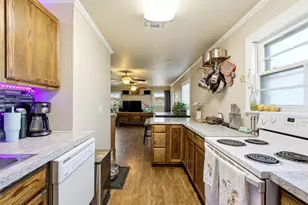 5528 Greenlee St, Fort Worth, TX 76112 - Photo 9