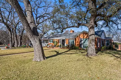 1415 Bluebonnet Drive, Fort Worth, TX 76111 - Photo 3