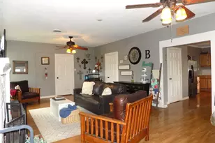 410 S Mill St, Bowie, TX 76230 - Photo 5