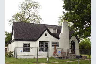 410 S Mill Street, Bowie, TX 76230 - Photo 1